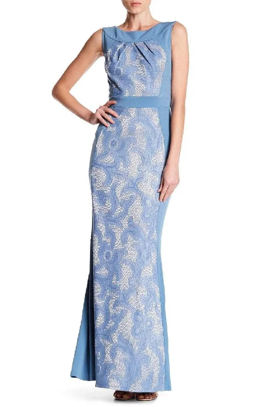 Relaxed Fit Wear Sangria - DWHGC93 Sleeveless Lace Panel Gown