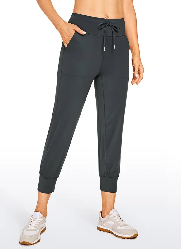 Casual Fit Wear Nakedfeel Jogger Capris with Pockets 23''