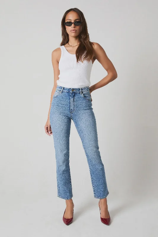 Comfortable Jackets Nancy Straight Jean