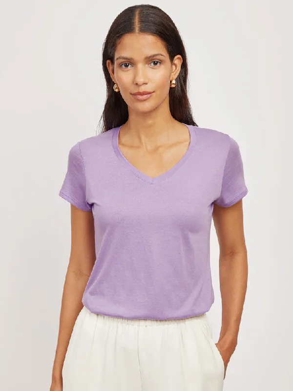 Timeless Outfits Fitted V-Neck Marcy Tee