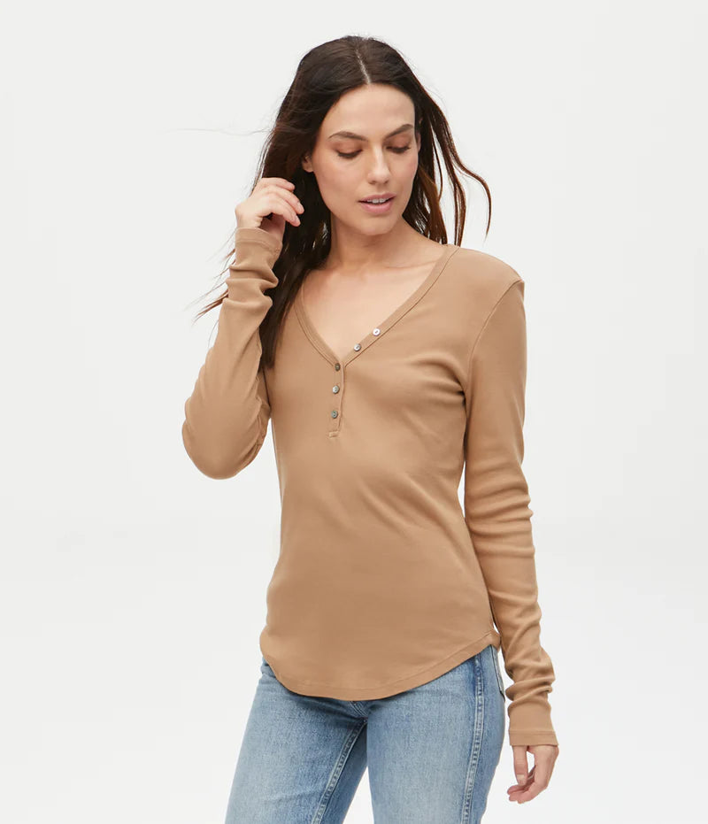 Casual Fit Wear Michael Stars Tan V-Neck Long Sleeve Tee with Buttons
