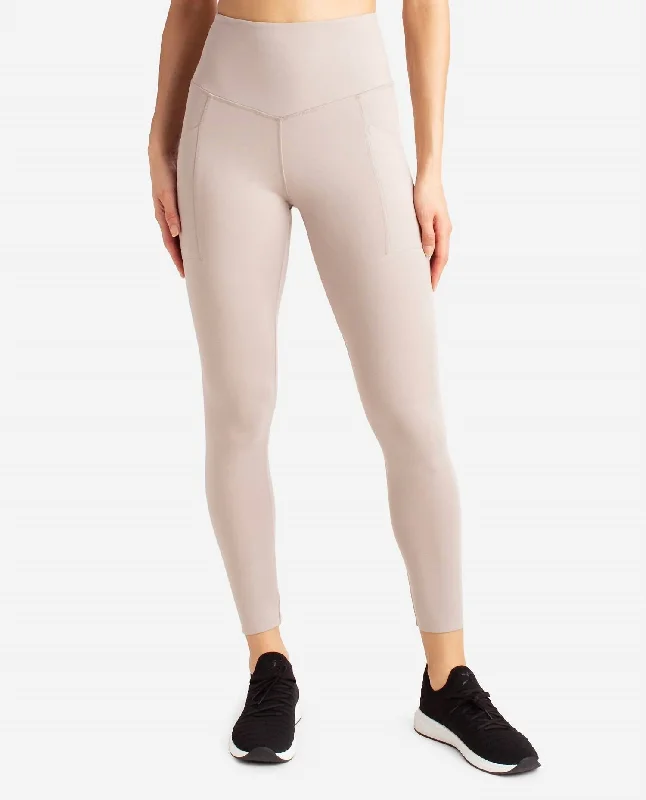 Relaxed Tops Pacesetter 7/8 Leggings In Atmosphere