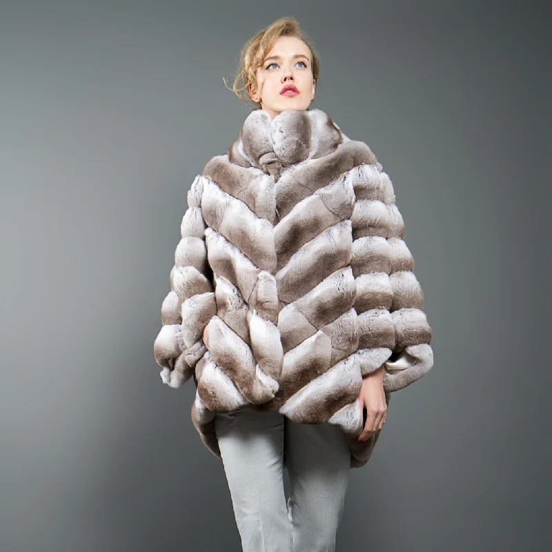 Fashionable Comfort Chinchilla Fur Poncho Iconic