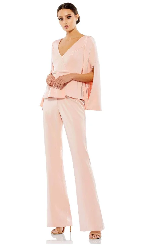 Casual Comfort Ieena Duggal 11232 - Long Sleeve V-Neck Pantsuit