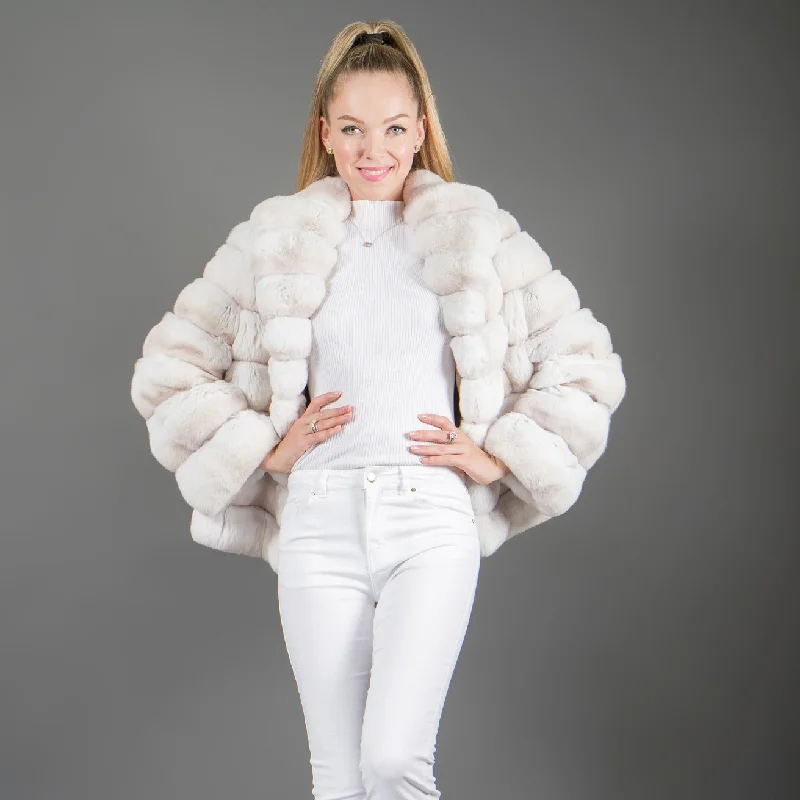 Cozy Fitting Luxury White Chinchilla Fur Jacket