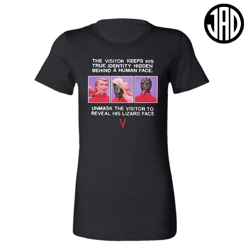 Cozy Outerwear Visitor - Women's Tee