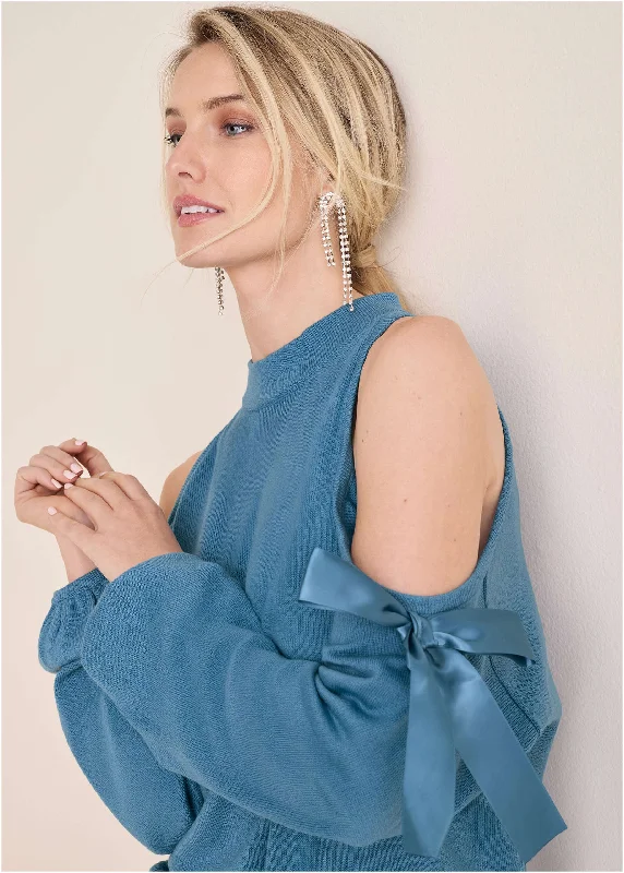 Relaxed Weekend Wear Cold Shoulder Bow Sweater - Niagara