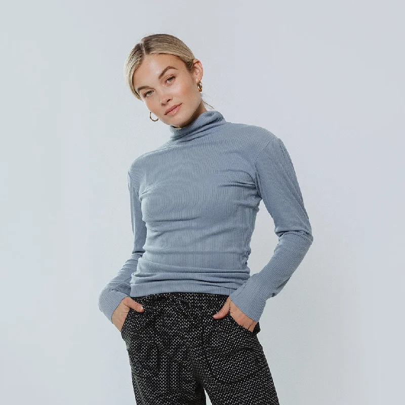 Cozy Lifestyle Tessa Long Sleeve, Light Denim