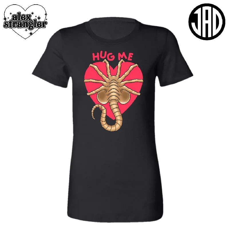 Comfy Layers Hug Me - Women's Tee