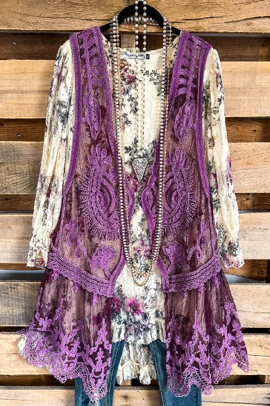 Relaxed Fits AHB EXCLUSIVE: See My Soul Vest - Plum