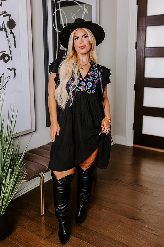 Easy-to-Wear Hidden Bungalow Embroidered Dress In Black Curves