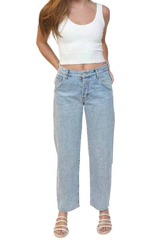 Weekend Comfort Wide Barrel Jeans In Lake