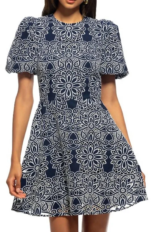 Cozy Essentials Trace Dress in Navy/Optic White